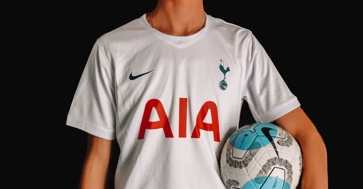 Cómo el marketing influencia la carrera de un futbolista