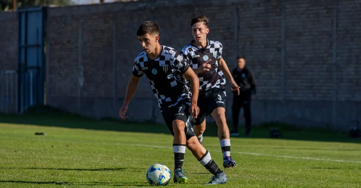 Influencia del entorno social en el desarrollo de jóvenes futbolistas